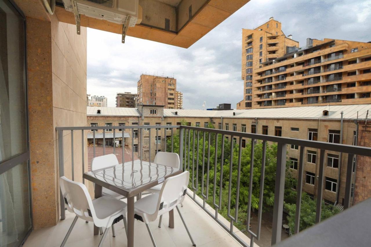 Stay Inn Apartments On Amiryan 26/4 Ереван Экстерьер фото